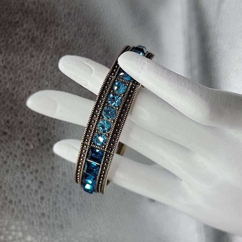 HEIDI DAUS Elegant Blue and Gold Women's CLAMPER Bracelet